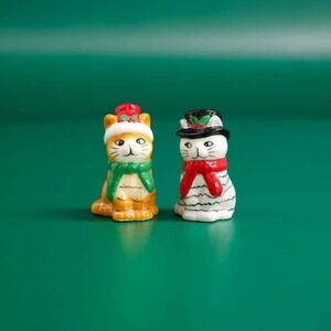 Christmas Holiday Mini Cats Salt and Pepper Shakers Kitchen Table Decor